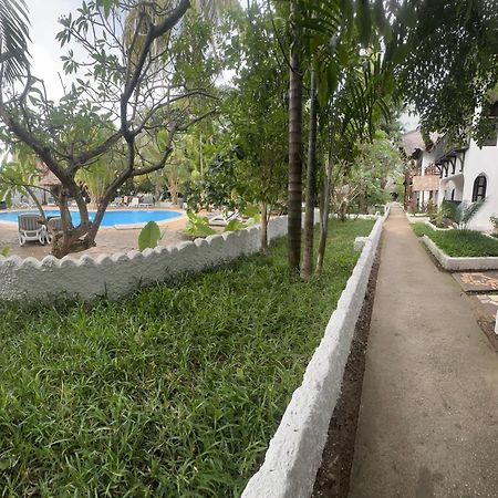 Langi Langi Beach Bungalows Nungwi Bagian luar foto