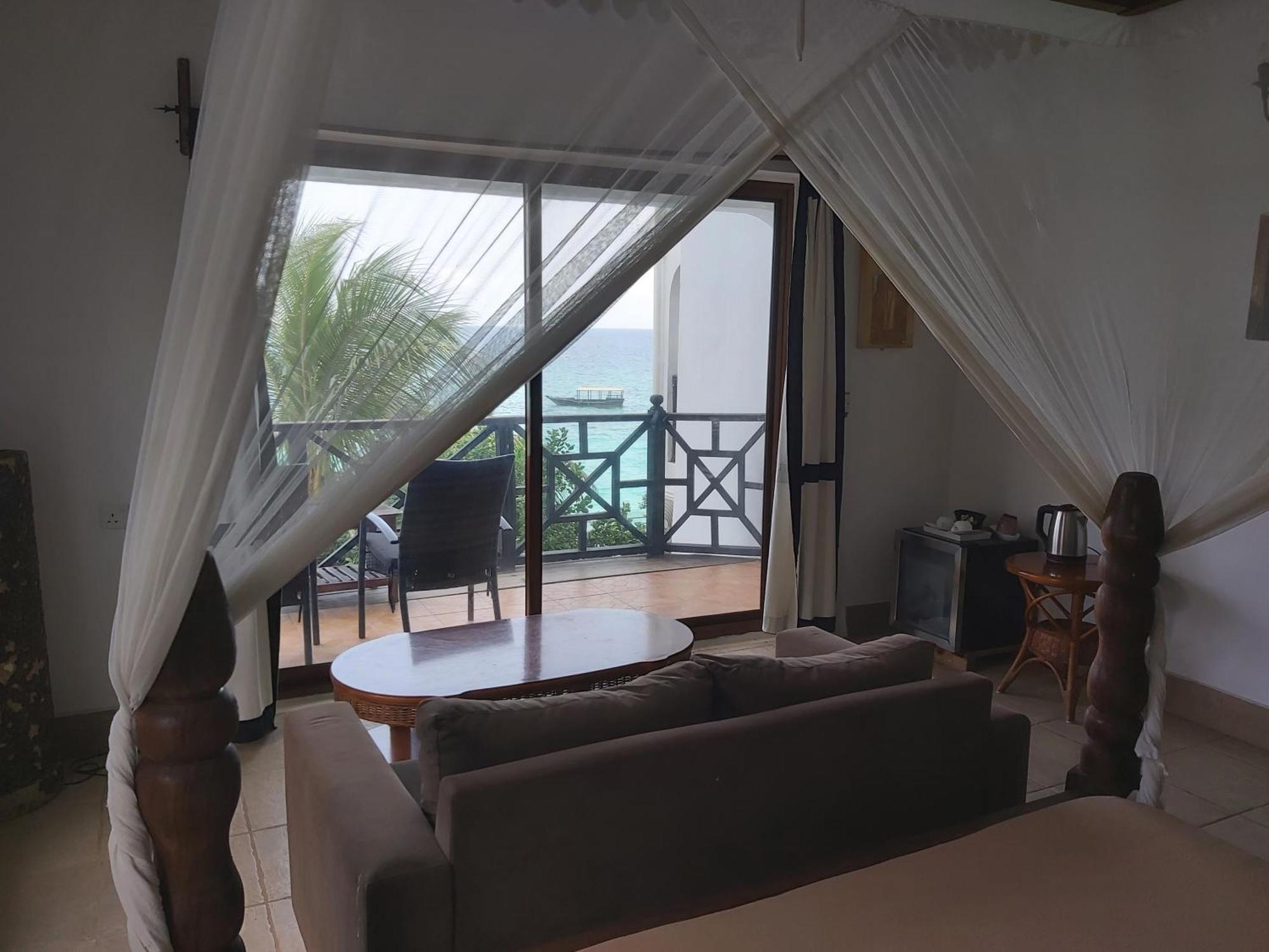 Langi Langi Beach Bungalows Nungwi Bagian luar foto