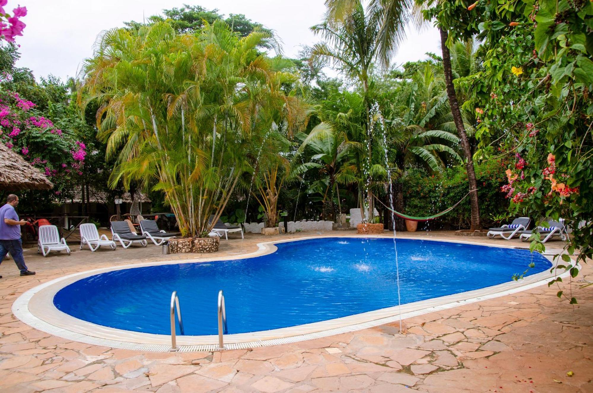 Langi Langi Beach Bungalows Nungwi Bagian luar foto
