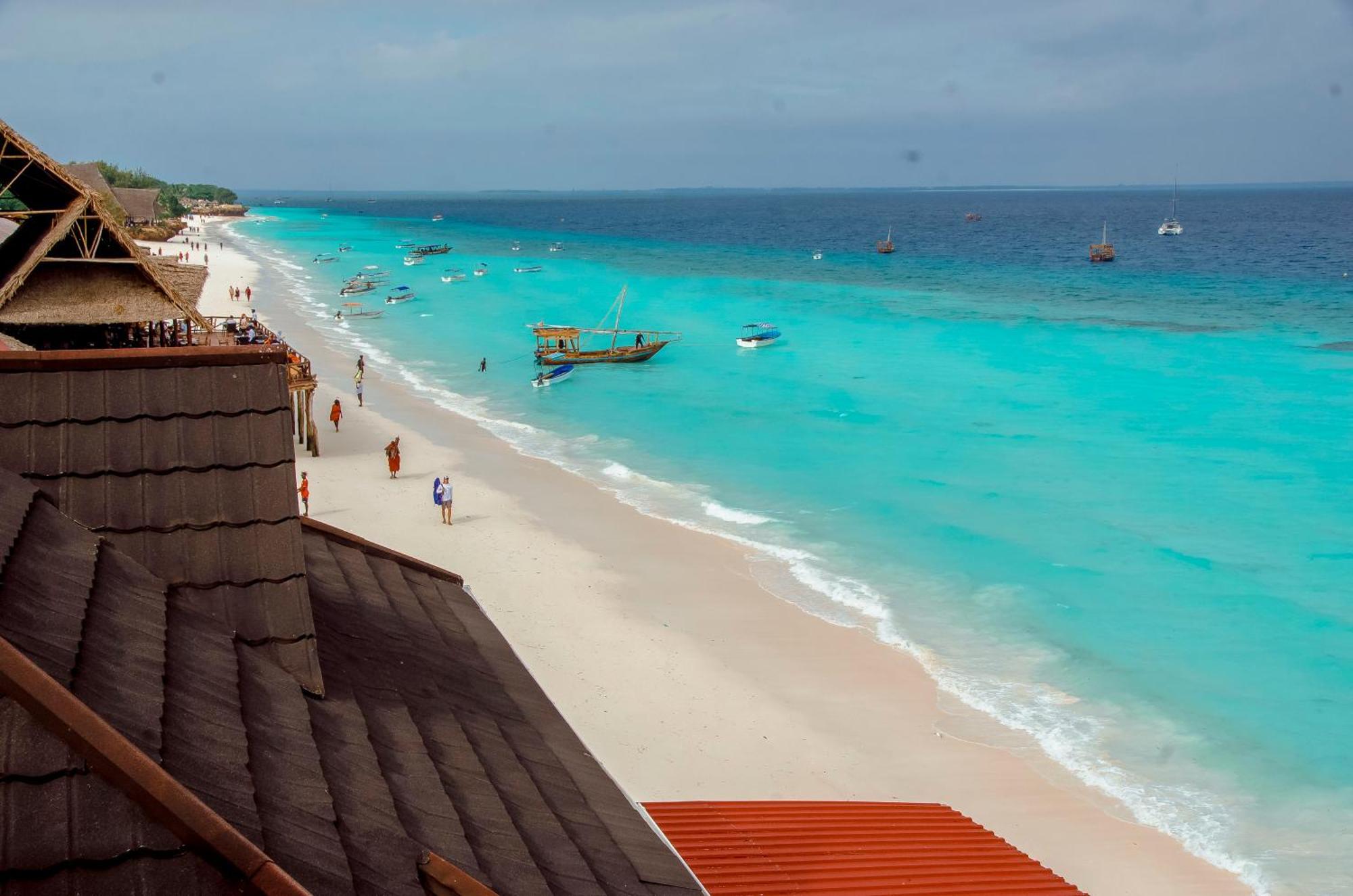 Langi Langi Beach Bungalows Nungwi Bagian luar foto