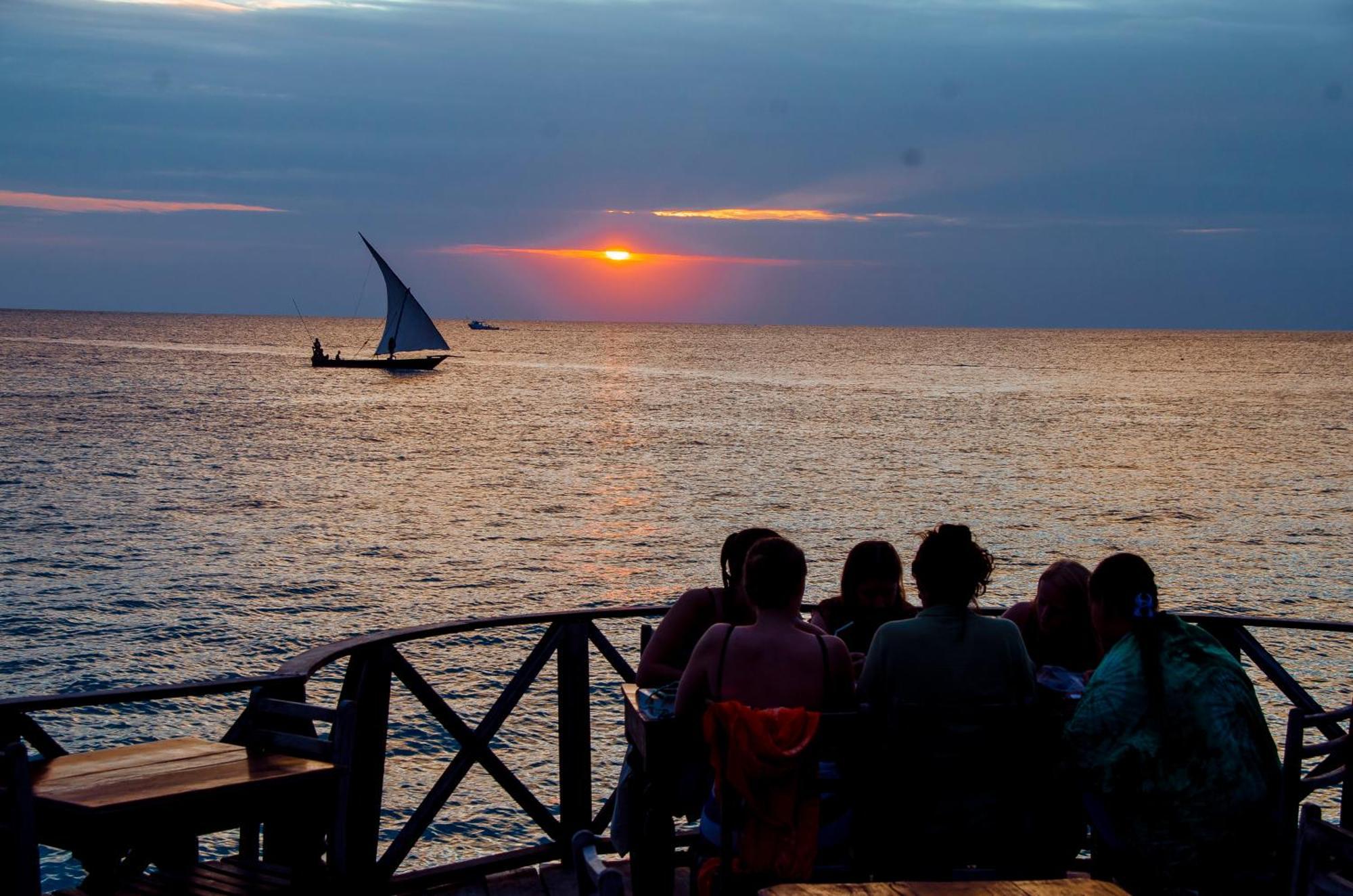 Langi Langi Beach Bungalows Nungwi Bagian luar foto