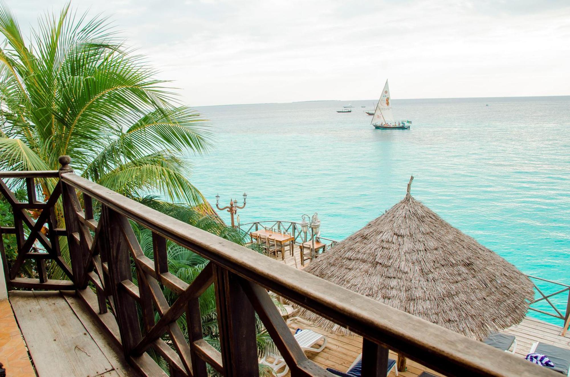 Langi Langi Beach Bungalows Nungwi Bagian luar foto