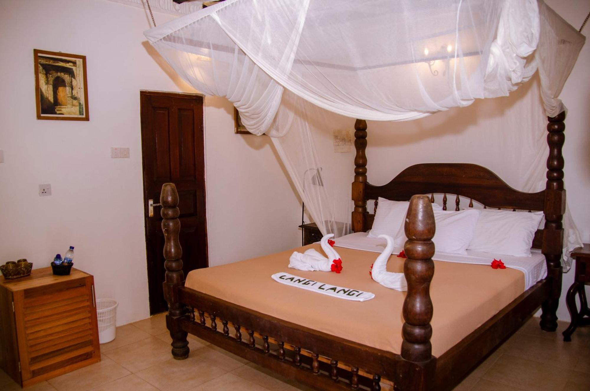 Langi Langi Beach Bungalows Nungwi Bagian luar foto