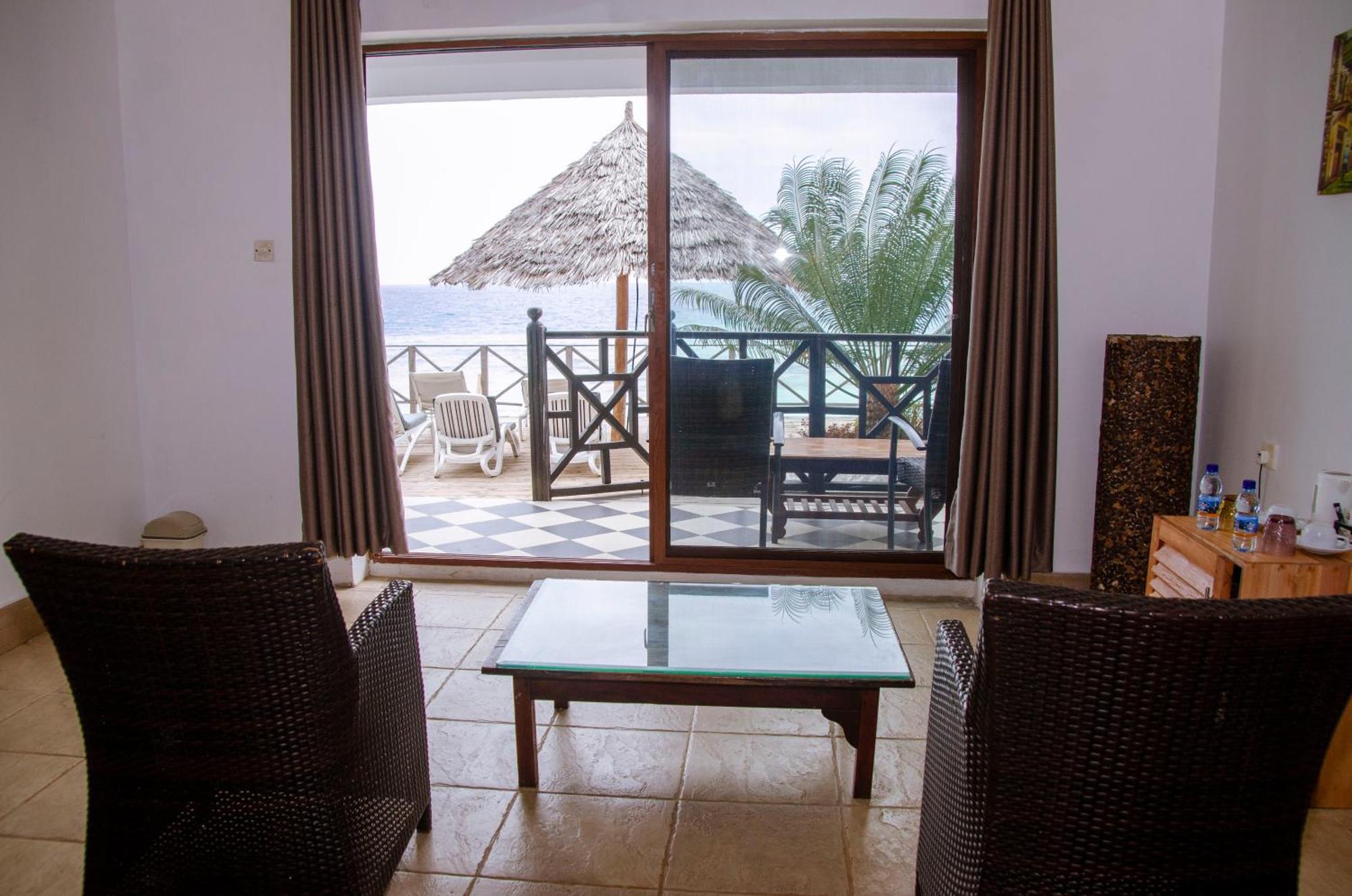 Langi Langi Beach Bungalows Nungwi Bagian luar foto