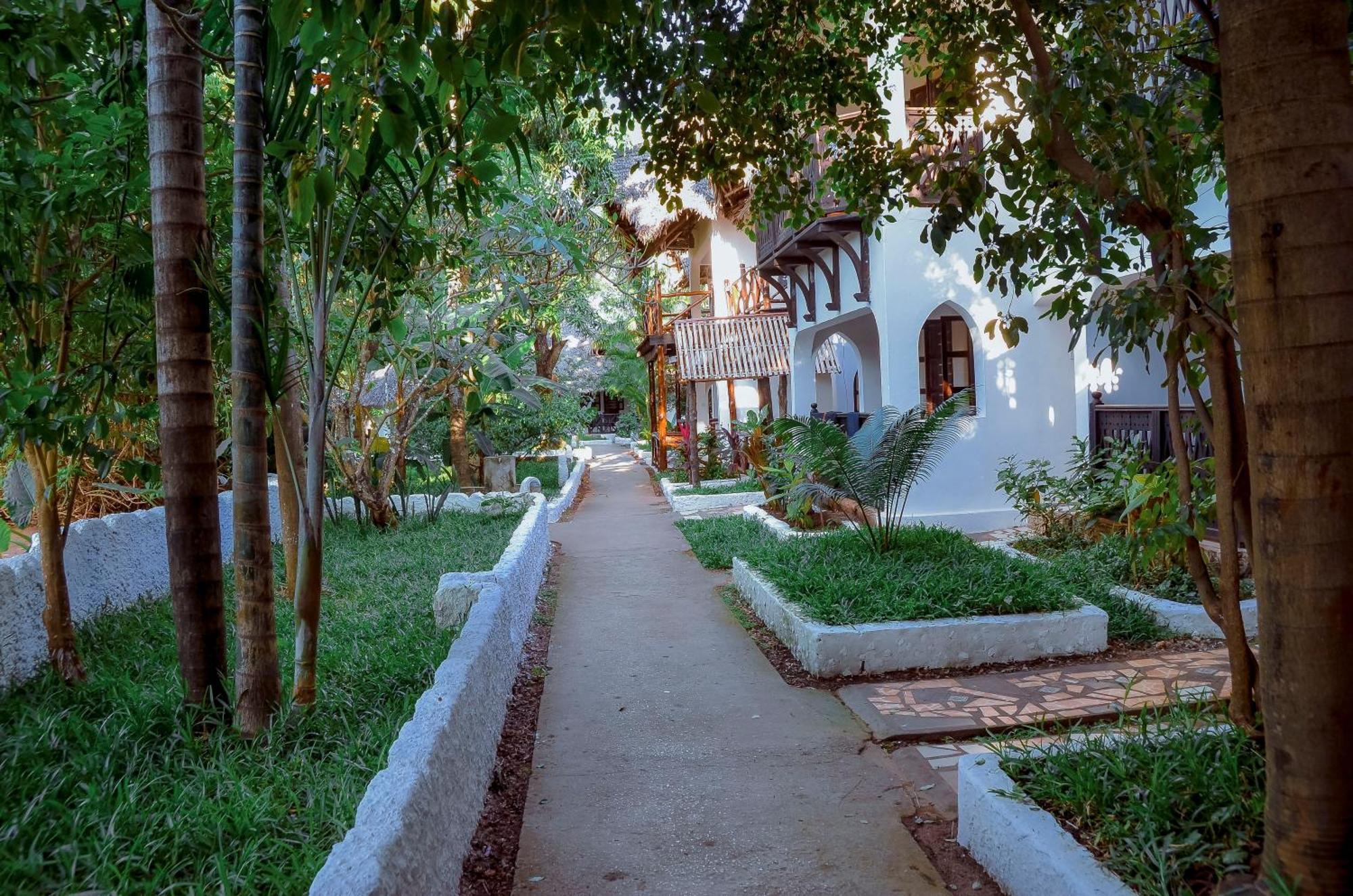 Langi Langi Beach Bungalows Nungwi Bagian luar foto