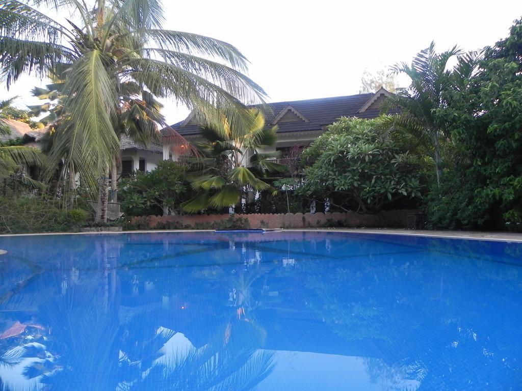 Langi Langi Beach Bungalows Nungwi Bagian luar foto