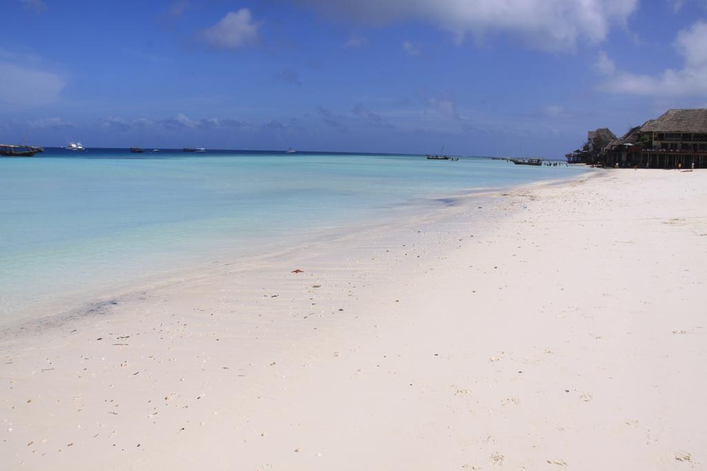 Langi Langi Beach Bungalows Nungwi Bagian luar foto