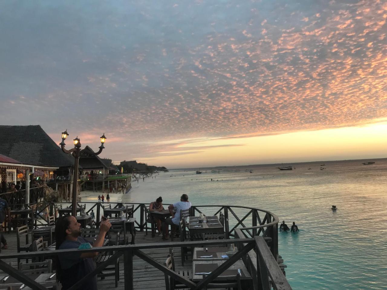 Langi Langi Beach Bungalows Nungwi Bagian luar foto